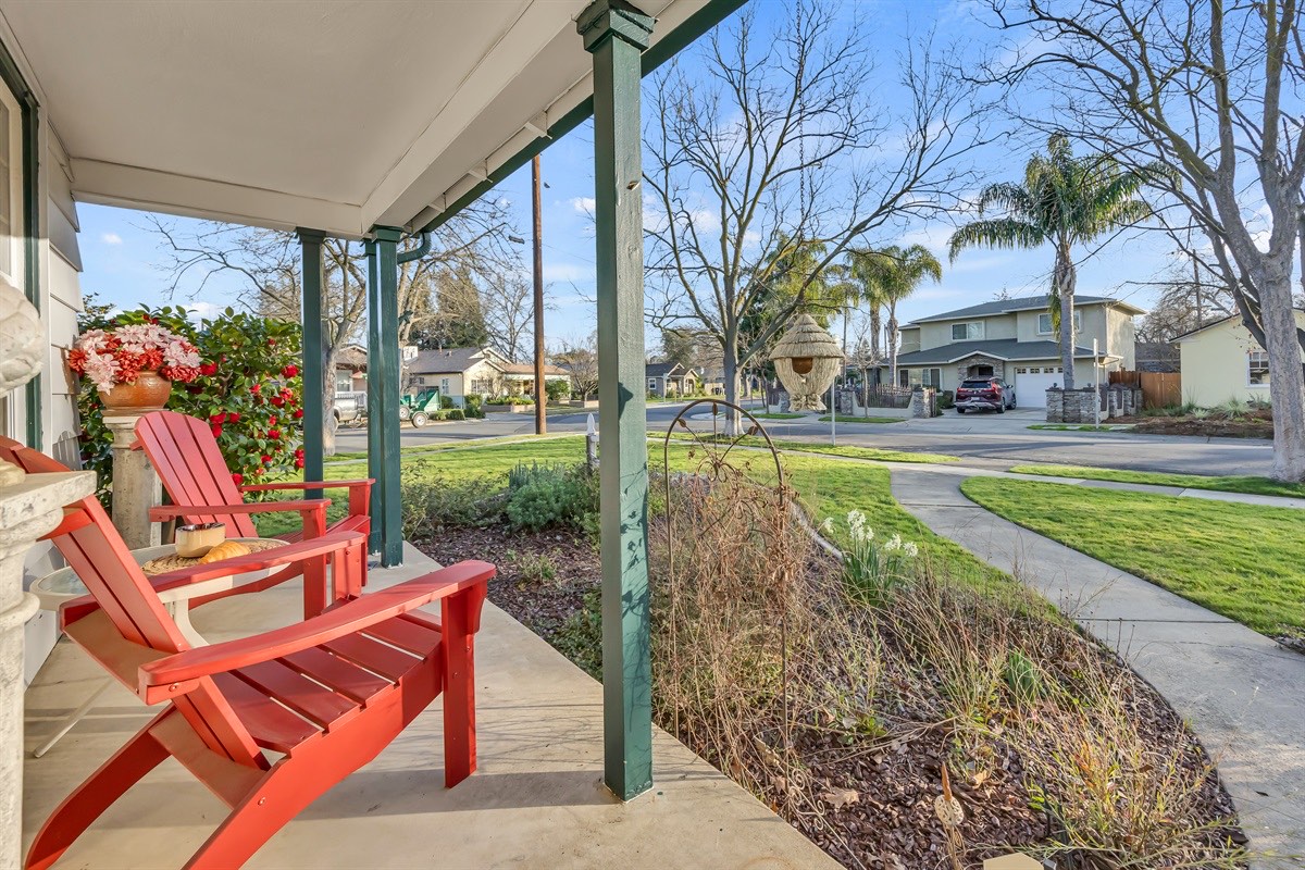 Corner Cottage in Sacramento