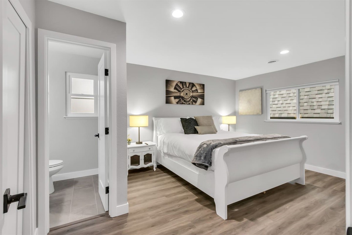 Get a great nights rest in this king size seely mattress